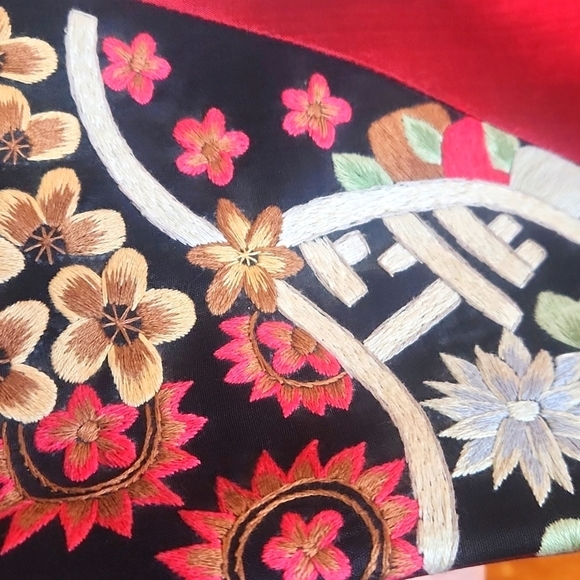 Deni Ann Vintage Maroon Floral Stitched Clutch Purse - Picture 4 of 8